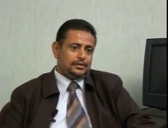 محافظ الحديدة يهدد باستقالته بسبب تدخل الحوثيين بشئون المحافظة.