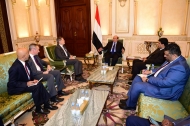 الرئيس هادي: الحكومة ستتعامل بإيجابية مع الهدنة المرتقبة