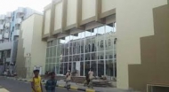 مقتل دكتور جامعي وإصابة اخرين بانفجار قنبلة يدوية بالمكتبة الوطنية بعدن