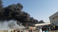الحديدة..مصرع3مدنيين بانفجار قنبلة يدوية وحريق هائل يلتهم محطة وقود