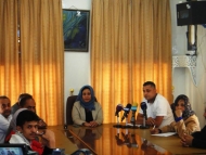 صحفيون وناشطون يبحثون الانتهاكات التي يتعرض لها الصحفيين