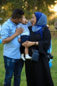 رئيس الوزراء يتعهد بوضع حد لجرائم الإرهاب في عدن والداخلية تتهم الحوثيين باستهداف صحفي وعائلته