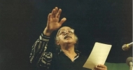 مظفر النواب.. الشاعر والثائر والمهاجر الأبدي يحط الرحال