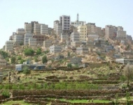 لحج..الجيش يطلق صاروخين بالستين على القاعدة وتجدد المعارك في كرش مع المليشيات