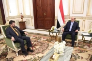 الرئيس هادي يشدد على التزام السرية في الأداء في مراجعة أعمال البنك المركزي